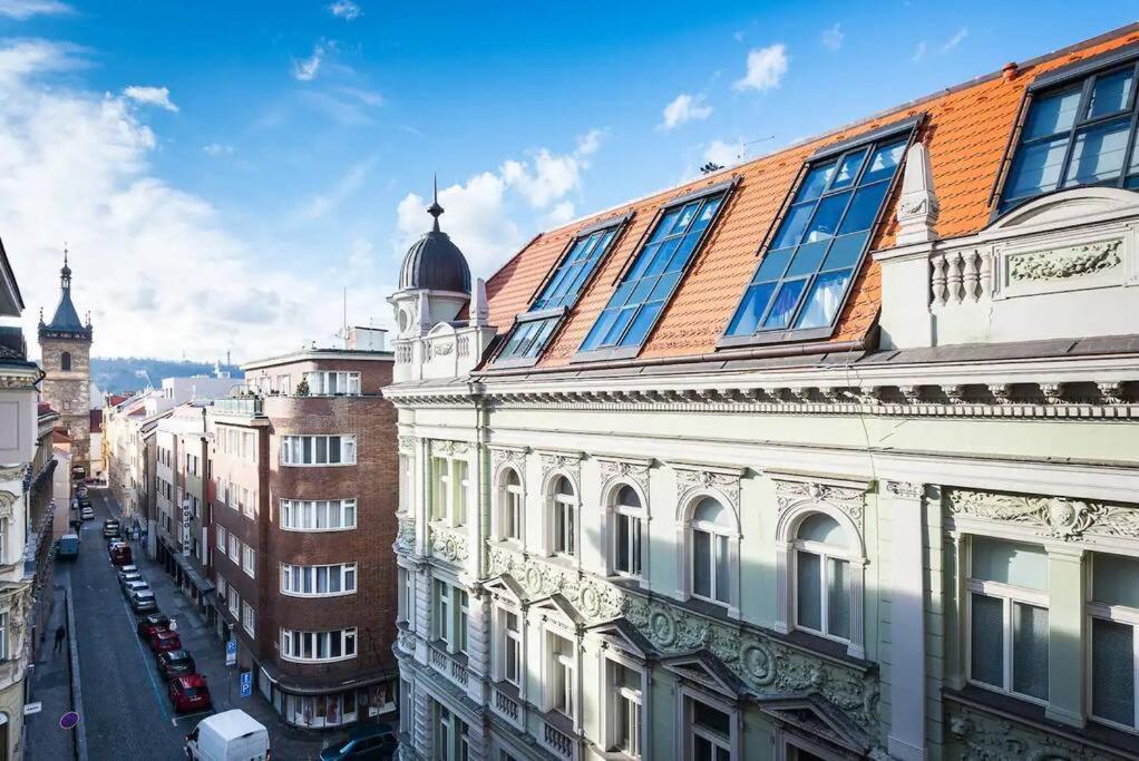 Beautiful Flat In Center With Balcony Appartamento