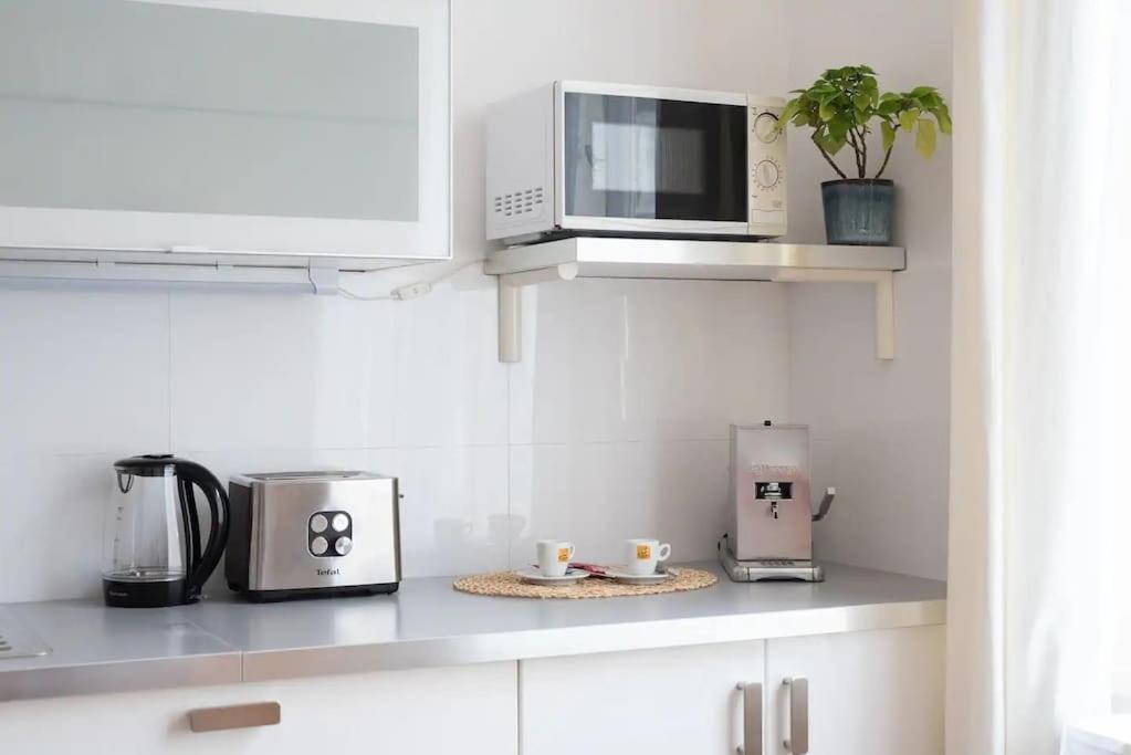 Appartamento Beautiful Flat In Center With Balcony Praga